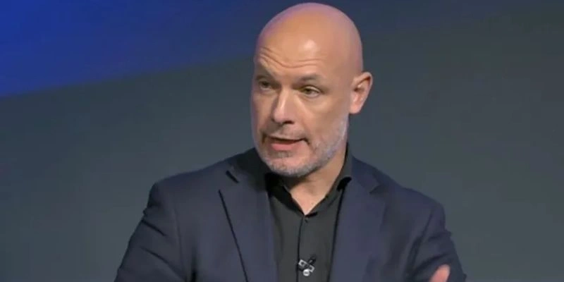 Howard Webb Và Vai Trò Giám Sát VAR Tại Premier League