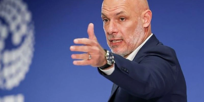 Howard Webb Và Vai Trò Giám Sát VAR Tại Premier League