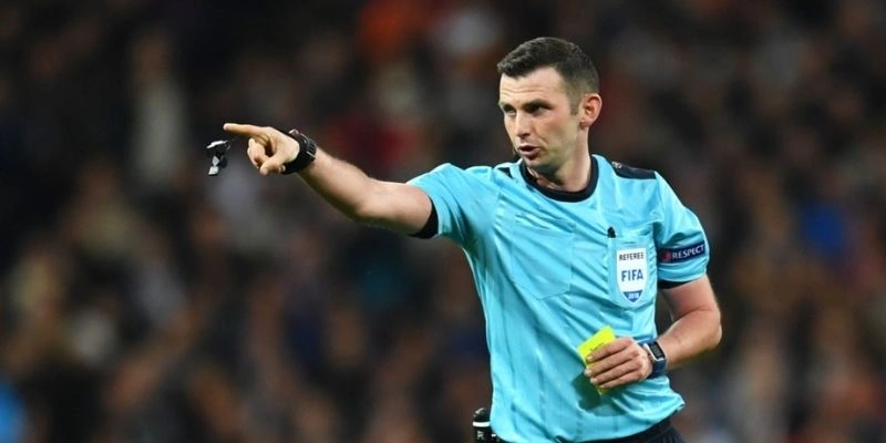 Những Tiêu Chuẩn Để Được Công Nhận Là Trọng Tài FIFA