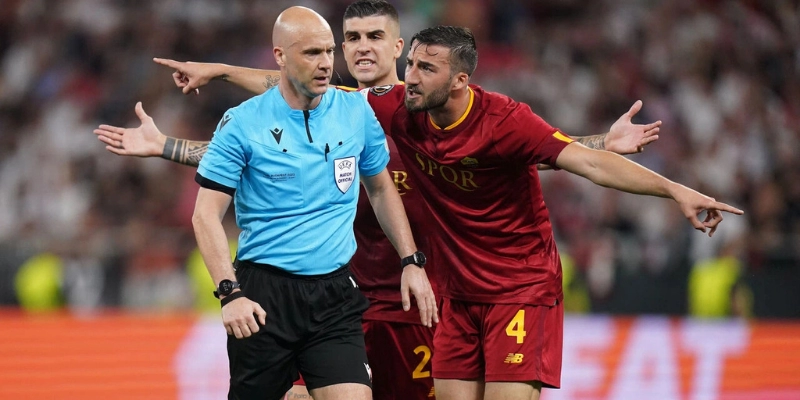 Trọng Tài Champions League